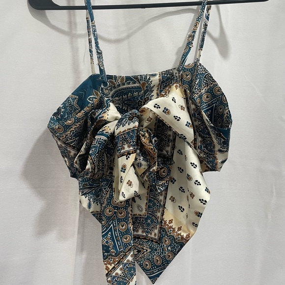 Silky Crop Top - Picture 2 of 3